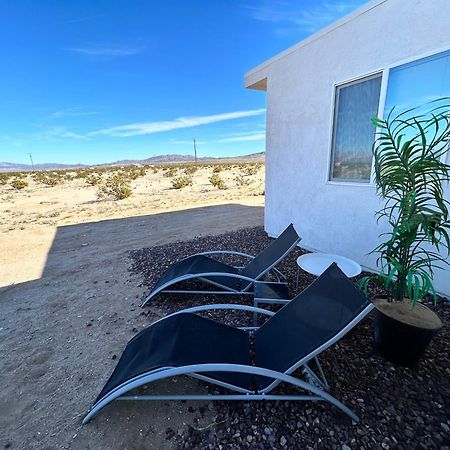Serene Modern Home Backdoor With Great Wifi, Games, Movies, Patio Seating And Bbq Easy Access To North Joshua Tree National Park In 10 Minutes トウェンティナイン・パームズ エクステリア 写真