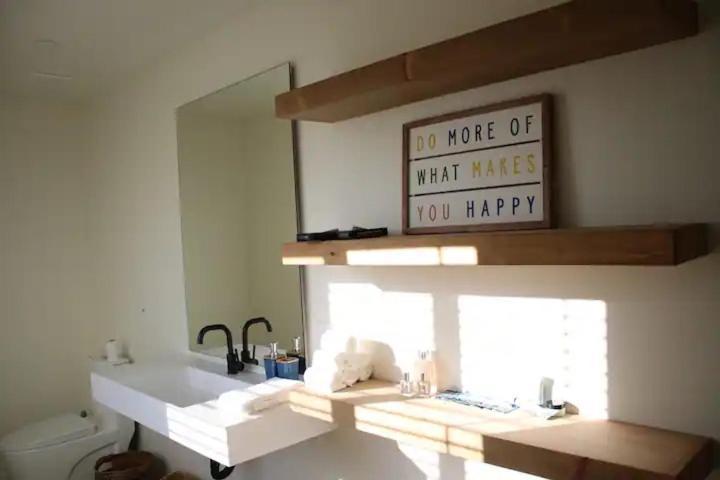 Serene Modern Home Backdoor With Great Wifi, Games, Movies, Patio Seating And Bbq Easy Access To North Joshua Tree National Park In 10 Minutes トウェンティナイン・パームズ エクステリア 写真