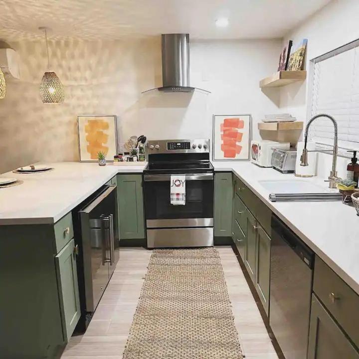 Serene Modern Home Backdoor With Great Wifi, Games, Movies, Patio Seating And Bbq Easy Access To North Joshua Tree National Park In 10 Minutes トウェンティナイン・パームズ エクステリア 写真