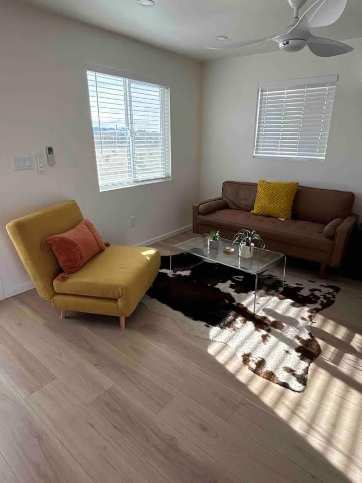 Serene Modern Home Backdoor With Great Wifi, Games, Movies, Patio Seating And Bbq Easy Access To North Joshua Tree National Park In 10 Minutes トウェンティナイン・パームズ エクステリア 写真