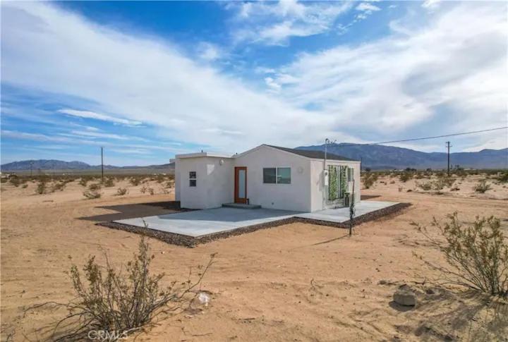 Serene Modern Home Backdoor With Great Wifi, Games, Movies, Patio Seating And Bbq Easy Access To North Joshua Tree National Park In 10 Minutes トウェンティナイン・パームズ エクステリア 写真