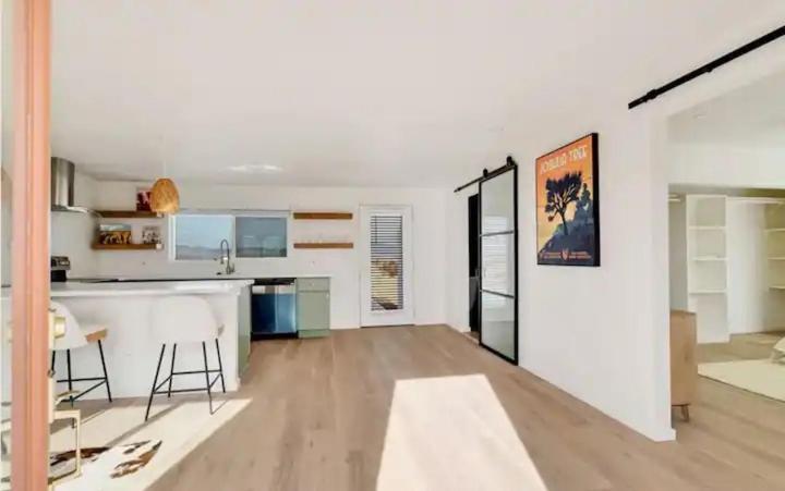 Serene Modern Home Backdoor With Great Wifi, Games, Movies, Patio Seating And Bbq Easy Access To North Joshua Tree National Park In 10 Minutes トウェンティナイン・パームズ エクステリア 写真