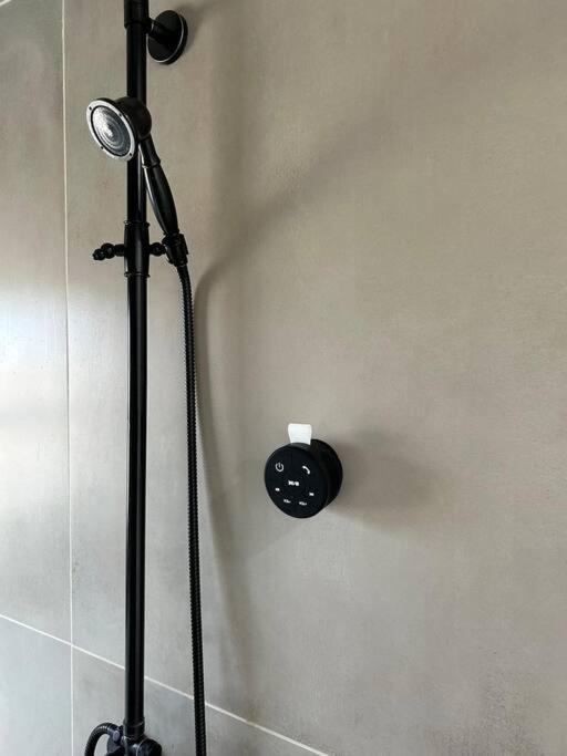 Serene Modern Home Backdoor With Great Wifi, Games, Movies, Patio Seating And Bbq Easy Access To North Joshua Tree National Park In 10 Minutes トウェンティナイン・パームズ エクステリア 写真